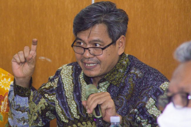 Dirjen Industri Agro Kementerian Perindustrian Putu Juli Ardika memaparkan konsidi industri pengolahan karet