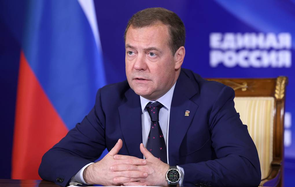 Deputi Dewan Keamanan Rusia Dmitry Medvedev prediksi Elon Musk jadi presiden di 2023.