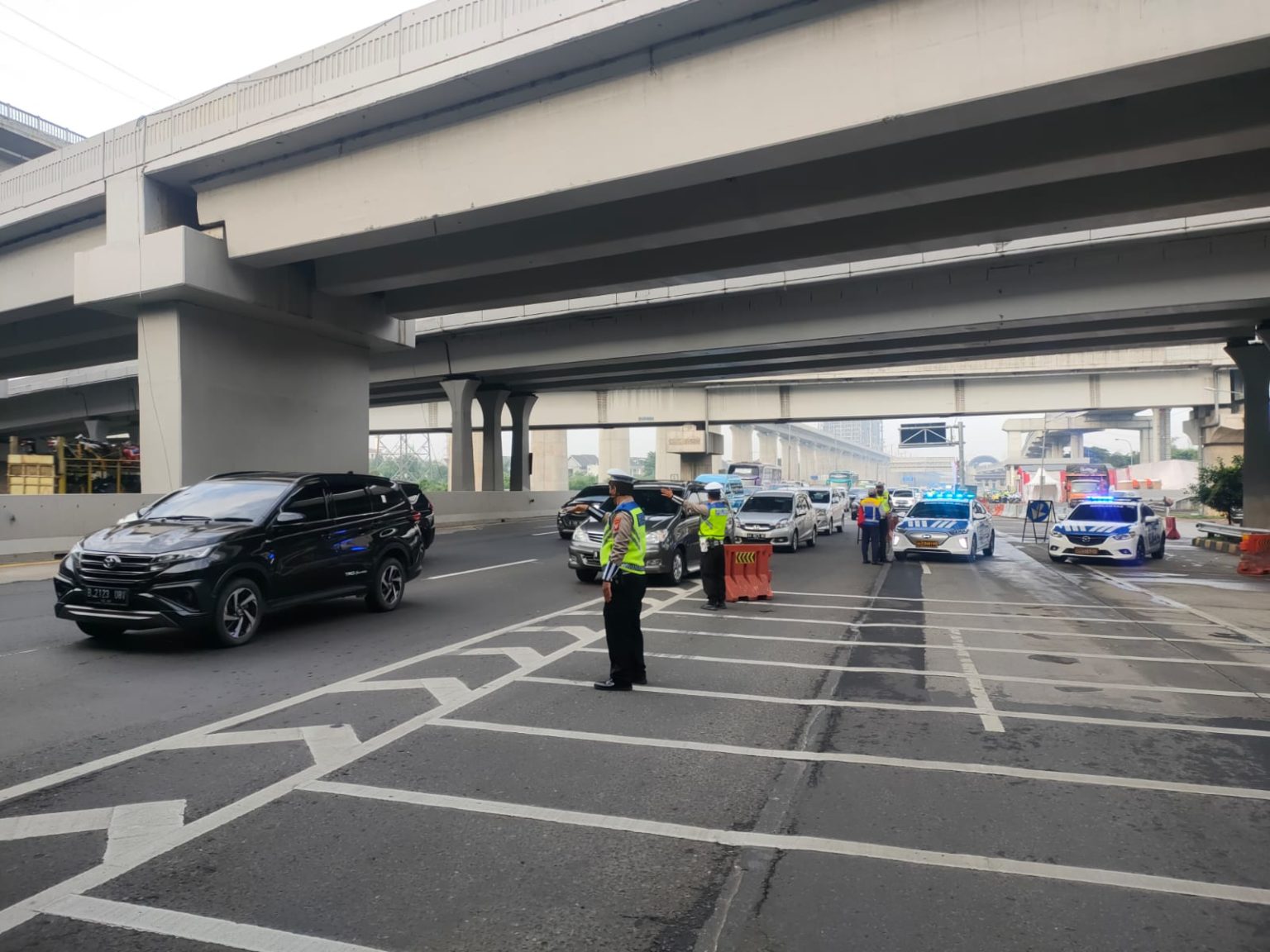 Tol Jakarta-Cikampek KM 10+000