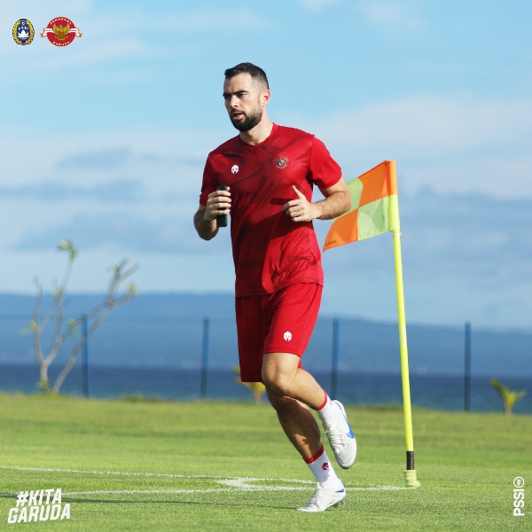 Jordi Amat dalam pemusatan latihan timnas Indonesia menuju Piala AFF 2022. (Foto: PSSI)