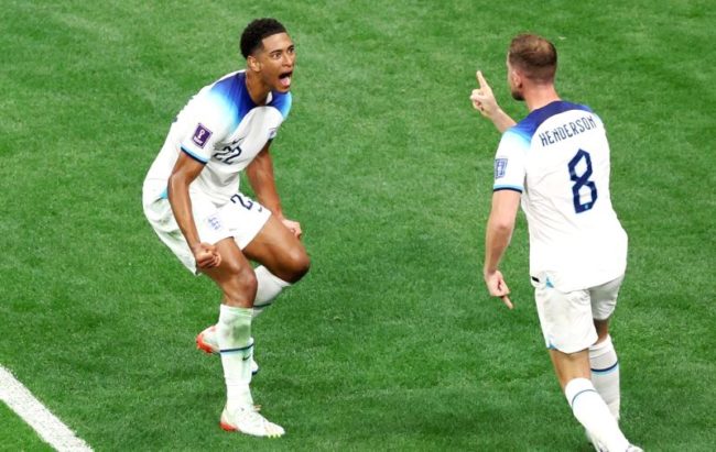 Jude Bellingham merayakan gol Jordan Henderson pada laga Inggris Vs Senegal di Piala Dunia 2022. (Foto: birminghammail)