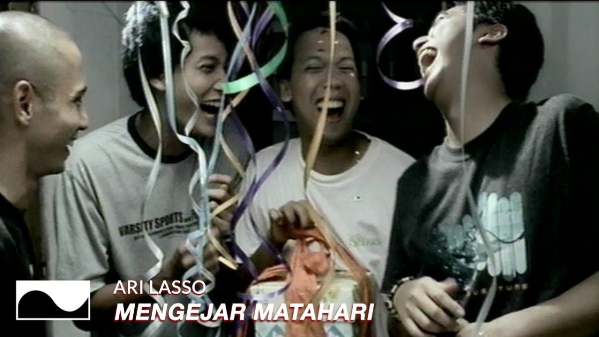 Lirik dan Chord Lagu Mengejar Matahari Ari Lasso (Foto: youtube.com)