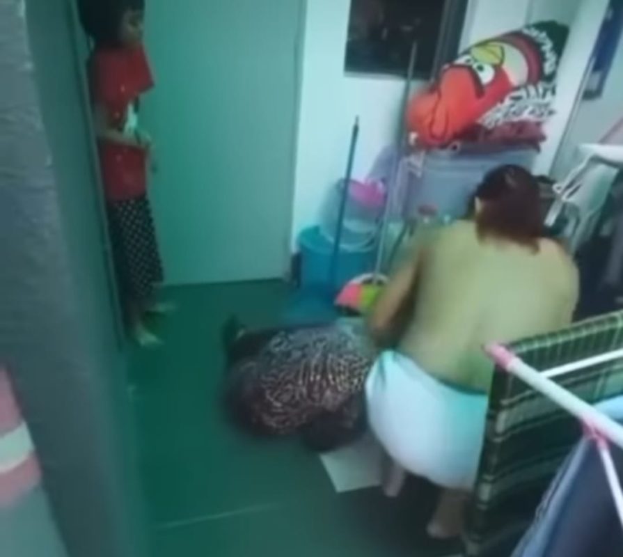 Video viral wanita dianiaya di depan anak kecil (tangkapan layar)