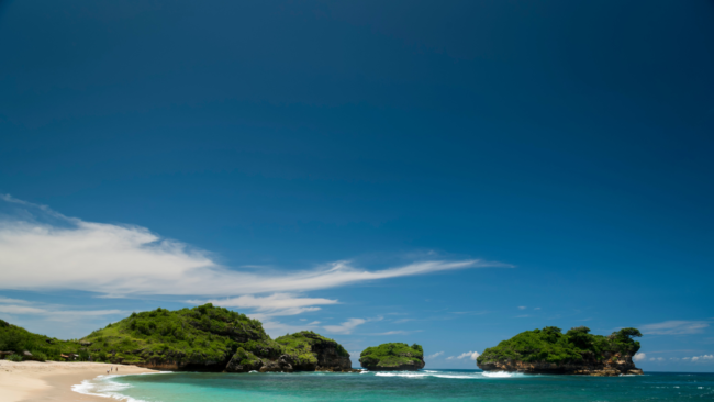 Gugusan Batu Karang Pantai Kasap (Foto: canva)