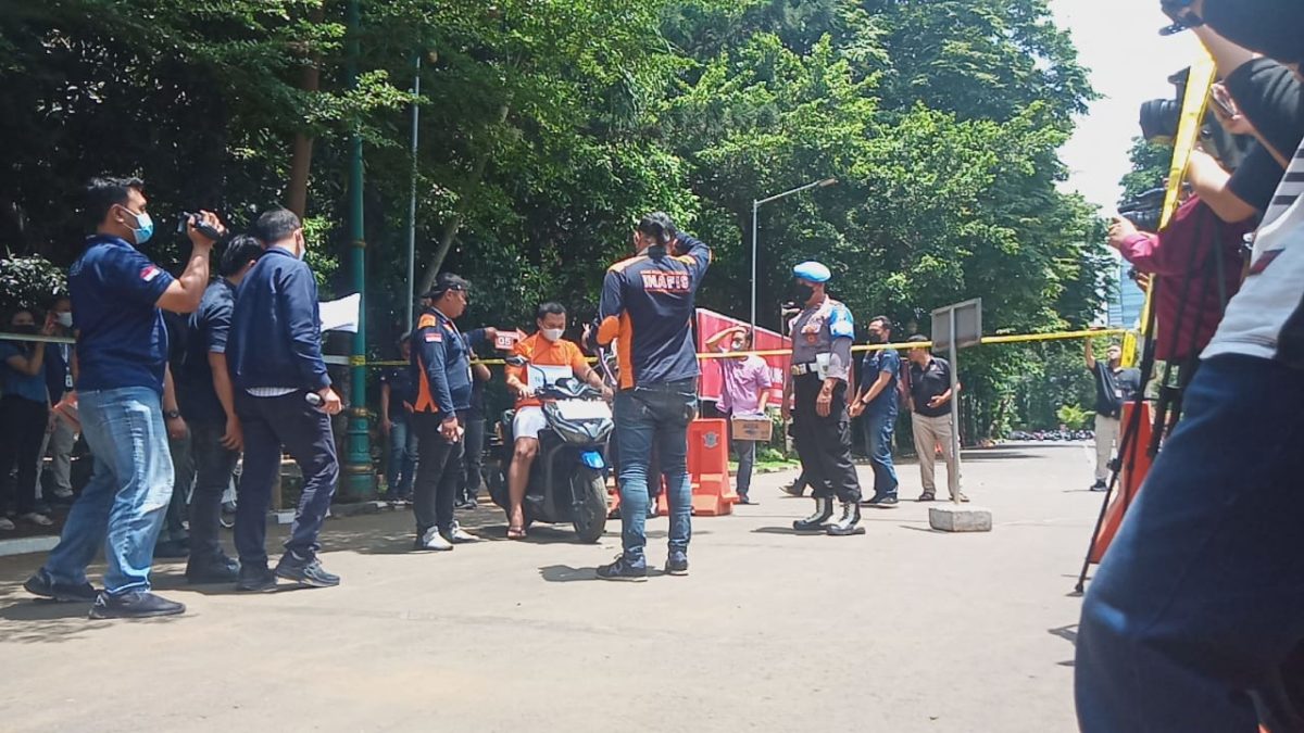 Bripda Haris Sitanggang, anggota Densus 88 keliling cari target sebelum bunuh sopir grabcar di Depok (Konteks.co.id)