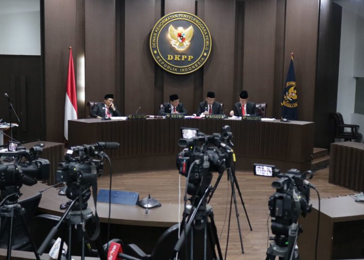 Dkpp Periksa Ketua Kpu Ri Dalam Dugaan Pelecehan Seksual Konteks 