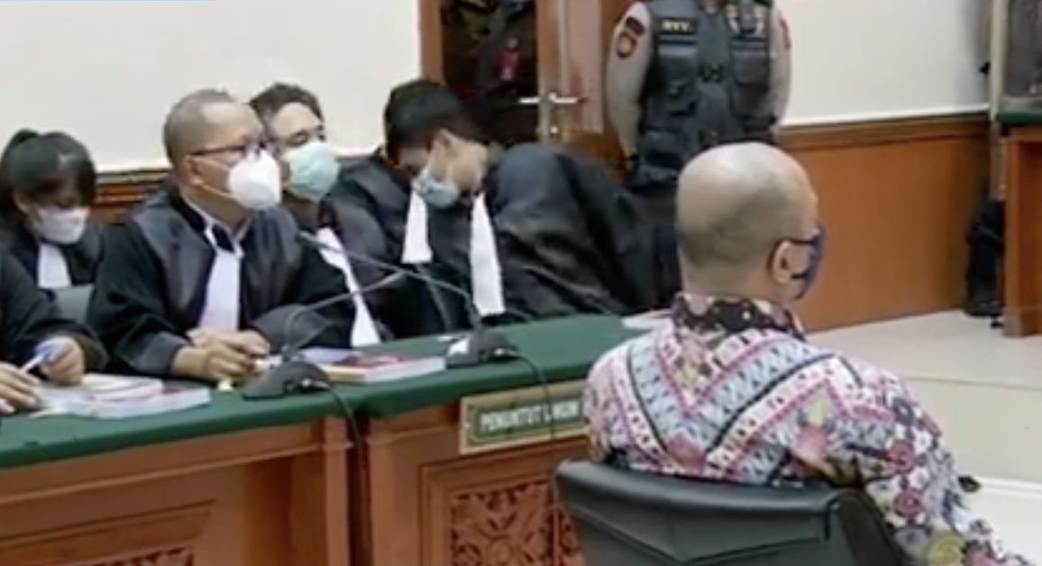 mantan Kapolda Sumatera Barat Irjen Teddy Minahasa, dituntut hukuman mati.