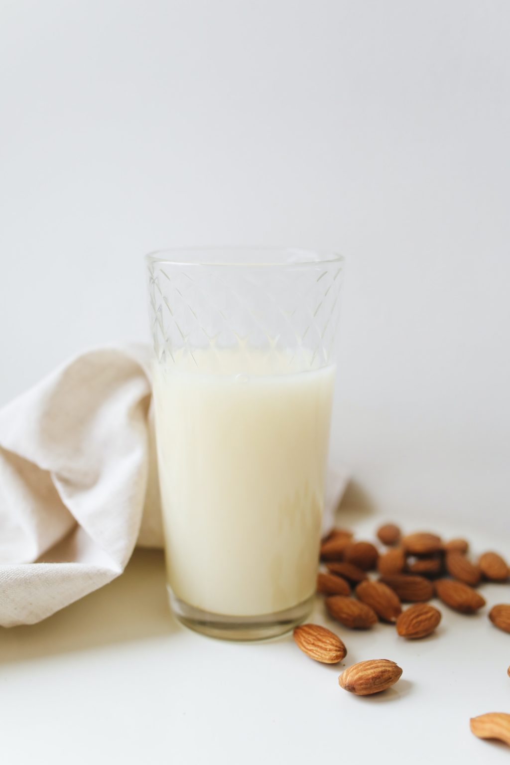 Ini Sederet Fakta tentang Susu Almond untuk Diet