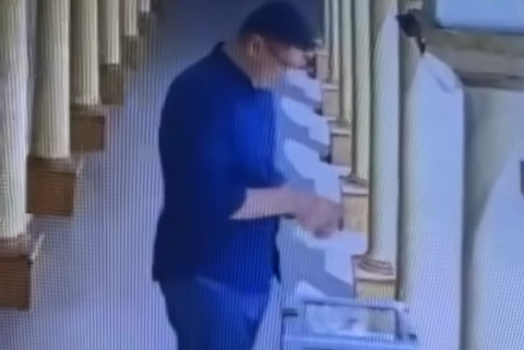 Pria ganti QRIS kotak amal masjid dengan rekening pribadi (Dok tangkapan layar)
