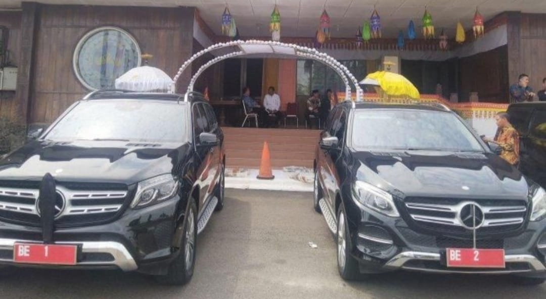 Mobil Dinas Gubernur dan Wagub Lampung Nunggak Pajak (Dok Twitter @PartaiSocmed)