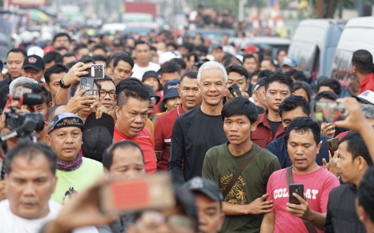 Ganjar Pranowo lari pagi bersama Wali Kota Solo Gibran Rakabuming Raka di Citeureup, Bogor.