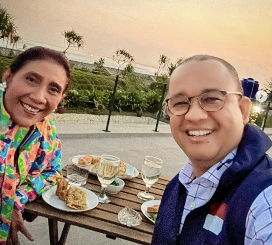 Anies Baswedan bersama Susi Pudjiastuti.