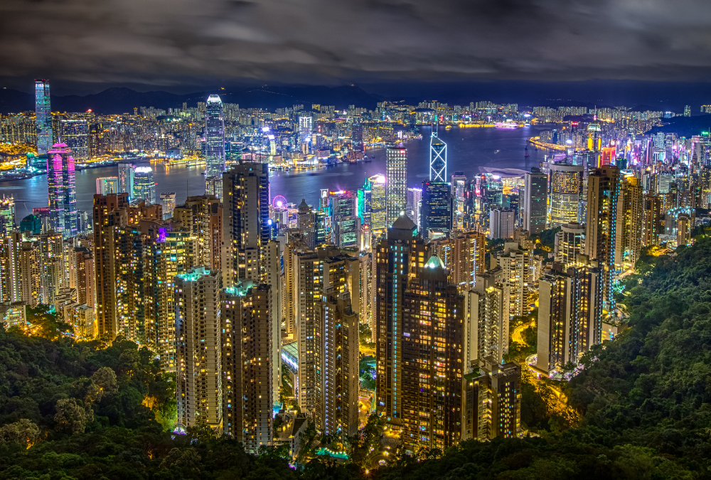 Pemandangan Hongkong saat malam hari dari puncak