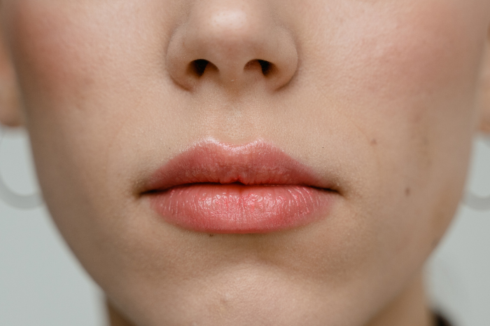 tips memerahkan bibir (Foto: Canva - MART PRODUCTION).