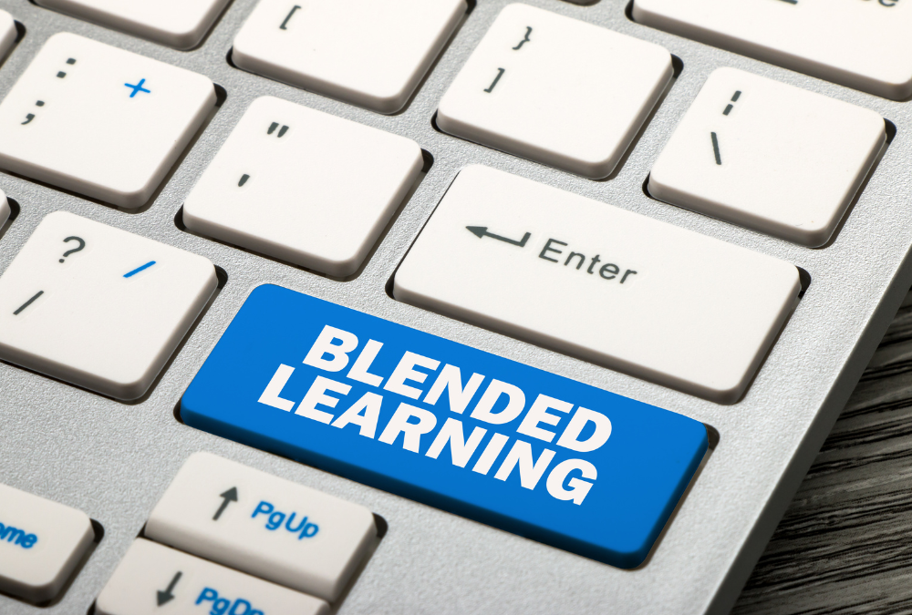 Blended Learning: Apa Itu? Apa Manfaatnya?