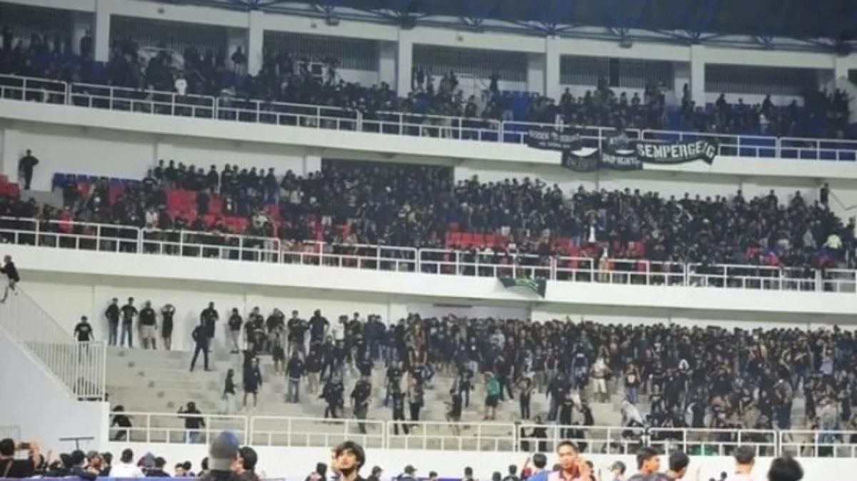 Yoyok Sukawi jelaskan kerusuhan di Stadion Jatidiri karena saling ejek antar suporter