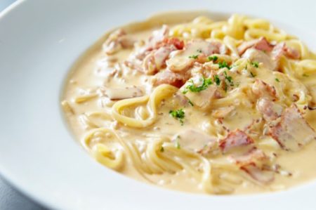 Jika Anda bosan dengan resep pasta yang itu-itu saja, yuk intip resep Creamy Pasta dari kami yang lezat dan praktis!