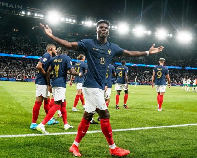 Aurelien Tchouameni mencetak satu gol dalam laga Prancis Vs Irlandia pada matchday 5 Kualifikasi Piala Eropa 2024. (Foto: France National Football Team)