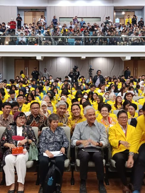 Bakal calon presiden Ganjar Pranowo menghadiri kuliah kebangsaan di FISIP UI.