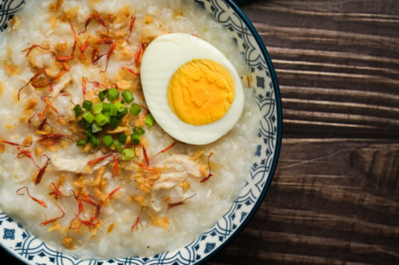 Cara membuat bubur nasi yang lezat