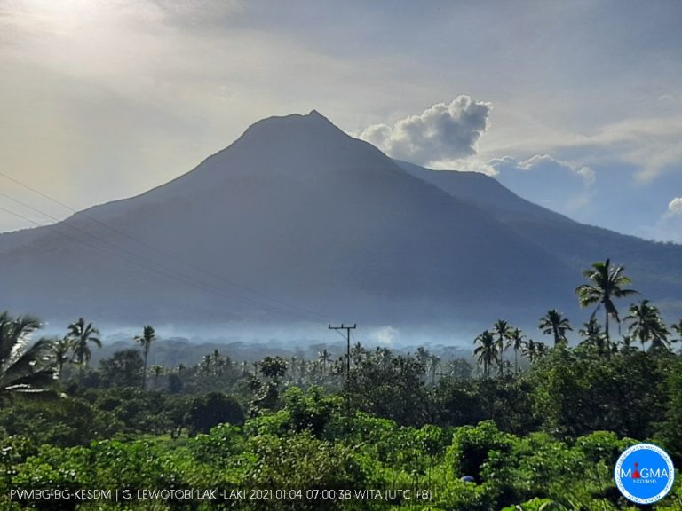 Gunung Lewotobi Laki-laki Erupsi, Tinggi Kolom Abu 1.500 Meter