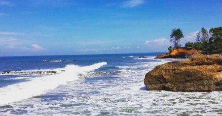 4 Wisata Populer di Bengkulu, Ada Pantai yang Mirip Tanah Lot Bali