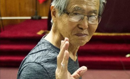 Mantan Presiden Peru, Alberto Fujimori (85) akhirnya bebas setalah menjalani 16 tahun hukuman penjara. (Foto: BBC)