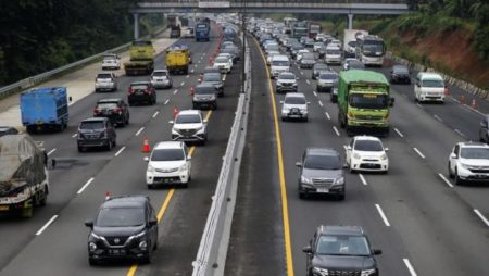 Polisi Berlakukan Contraflow di KM 44 Tol Jagorawi Arah Bogor