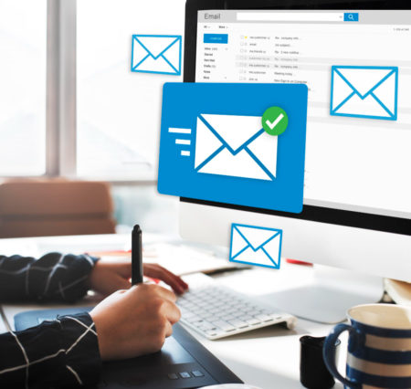 Perbedaan dan Keunggulan Email serta Webmail dalam Komunikasi Bisnis