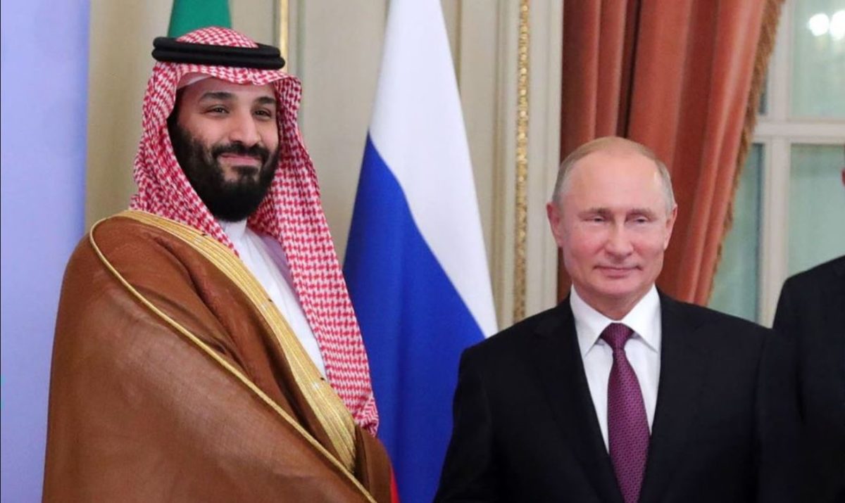 Presiden Rusia, Vladimir Putin dan Putra Mahkota Arab Saudi, Mohammed bin Salman mendesak negara OPEC+ kurangi produksi minyak. (Foto: GENCE FRANCE-PRESSE)