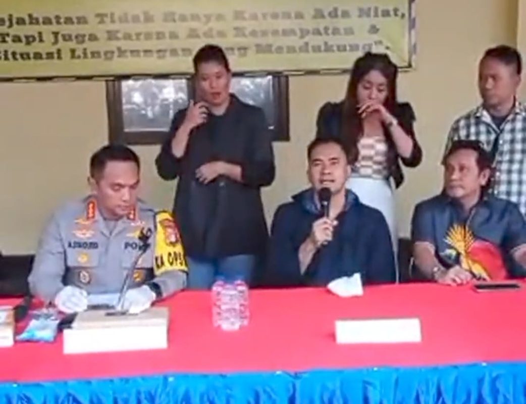 Polisi pulangkan Saipul Jamil ke keluarga (Dok Konteks,.co.id)