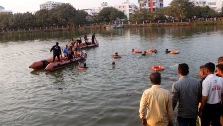 perahu terbalik india