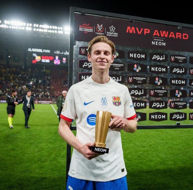 Frenkie De Jong Setia Dan Tak Mau Tinggalkan Barcelona