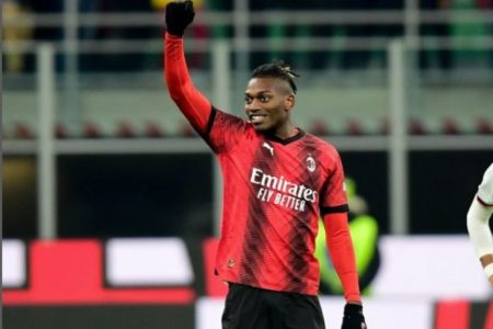 Rafael Leao dikabarkan mendapat tawaran senilai lebih dari 100 juta euro dari Al Hilal