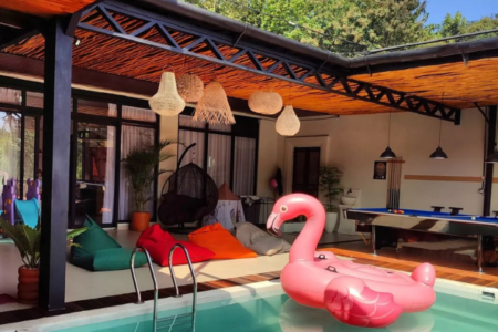 Villa keju bogor, tempat staycation tropis ala bali yang segar untuk liburan keluarga