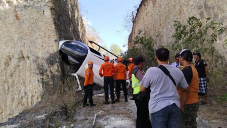 Helikopter jatuh di Kuta Selatan, Bali (Dok Istimewa)