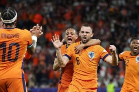 Timnas Belanda berhasil melaju ke babak semifinal Euro 2024 setelah menang 2-1 atas Timnas Turki