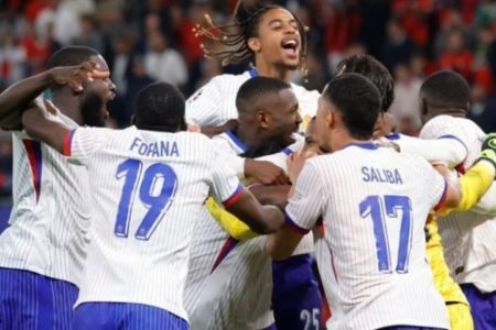 Timnas Prancis melaju ke babak semifinal Euro 2024 setelah menaklukkan Portugal melalui adu penalti