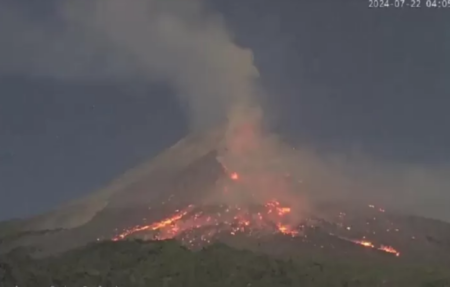 gunung merapi erupsi